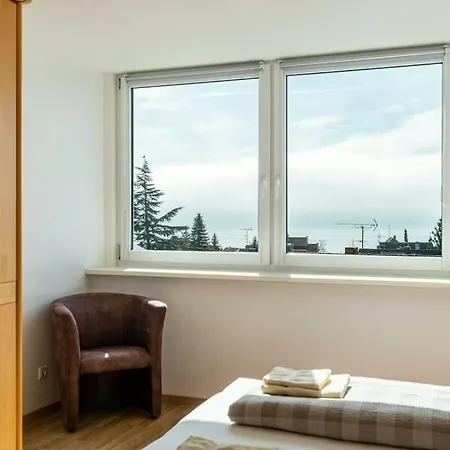 Vakantiehuis With 2 Bedrooms *